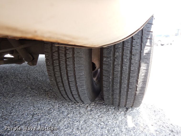 image for item DM2923 2008 Ford E450  shuttle bus