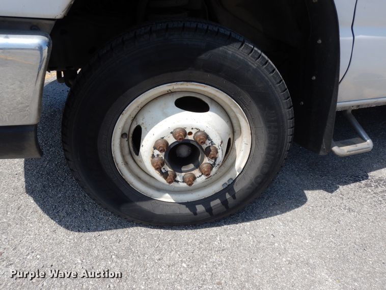 image for item DM2923 2008 Ford E450  shuttle bus