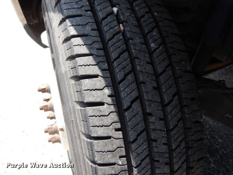 image for item DM2923 2008 Ford E450  shuttle bus