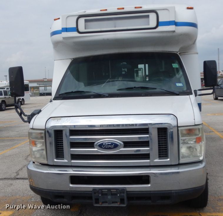image for item DM2924 2009 Ford E450  shuttle bus