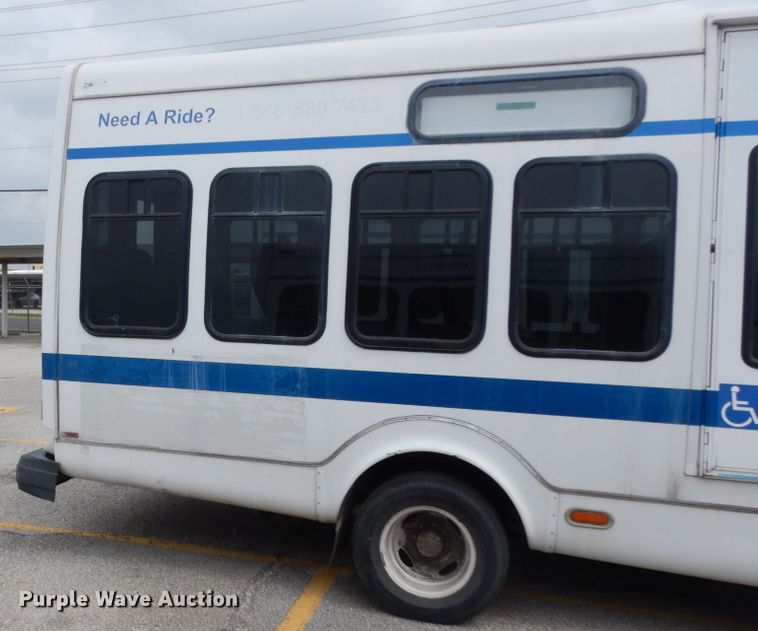 image for item DM2924 2009 Ford E450  shuttle bus