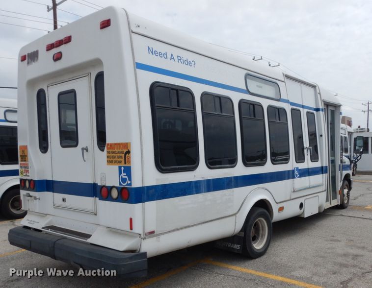 image for item DM2924 2009 Ford E450  shuttle bus