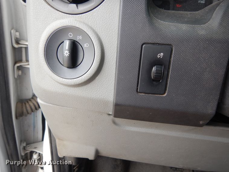 image for item DM2924 2009 Ford E450  shuttle bus