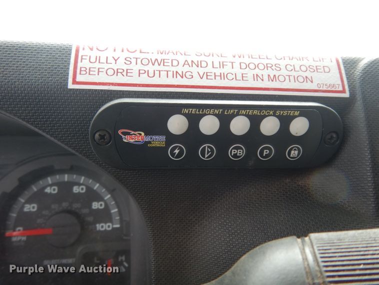 image for item DM2924 2009 Ford E450  shuttle bus