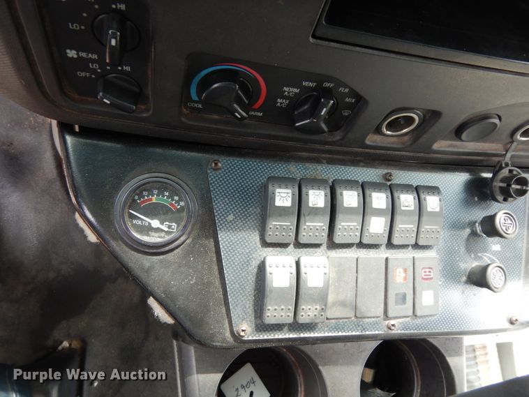 image for item DM2924 2009 Ford E450  shuttle bus