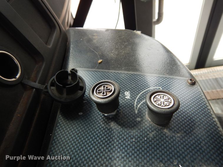 image for item DM2924 2009 Ford E450  shuttle bus