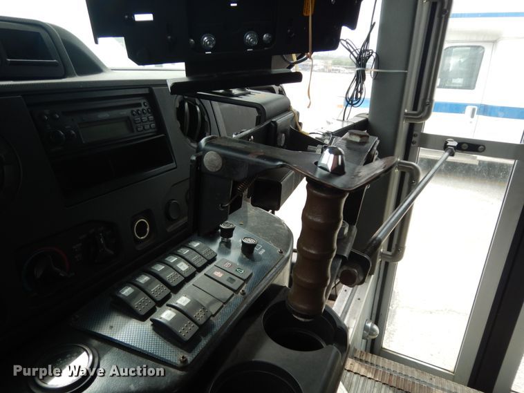 image for item DM2924 2009 Ford E450  shuttle bus