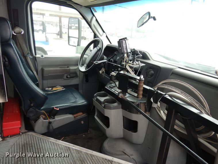 image for item DM2924 2009 Ford E450  shuttle bus