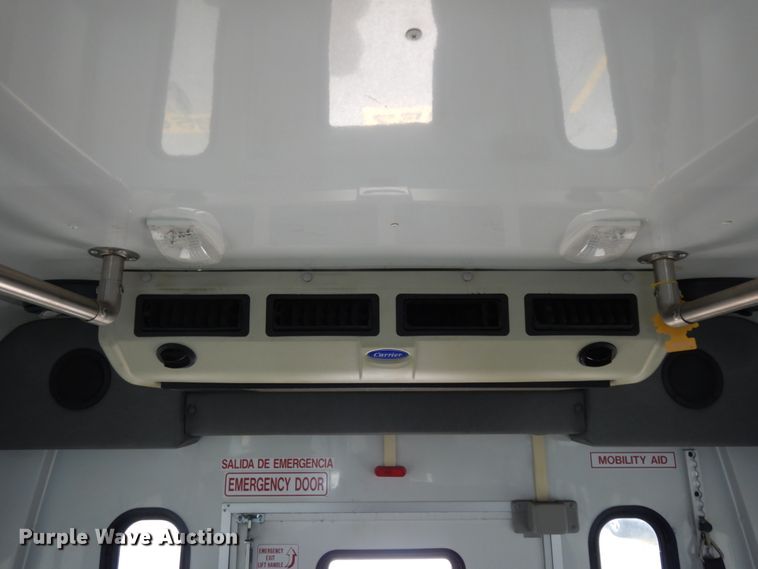 image for item DM2924 2009 Ford E450  shuttle bus