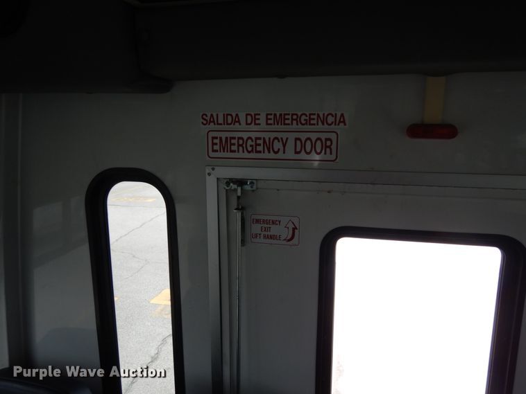 image for item DM2924 2009 Ford E450  shuttle bus