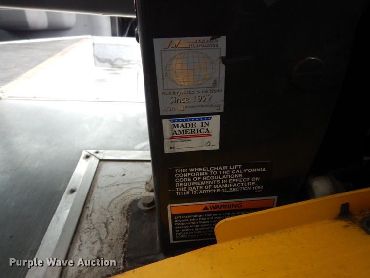 image for item DM2924 2009 Ford E450  shuttle bus