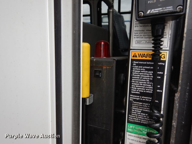 image for item DM2924 2009 Ford E450  shuttle bus