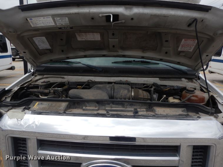 image for item DM2924 2009 Ford E450  shuttle bus