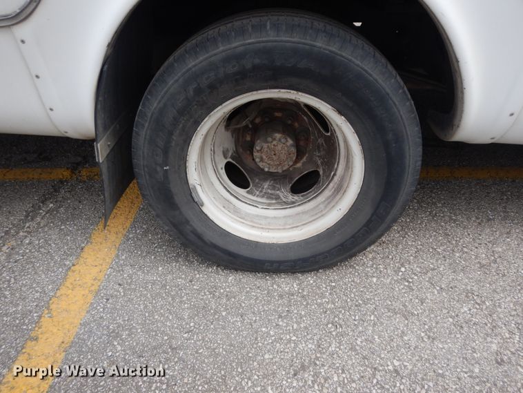 image for item DM2924 2009 Ford E450  shuttle bus