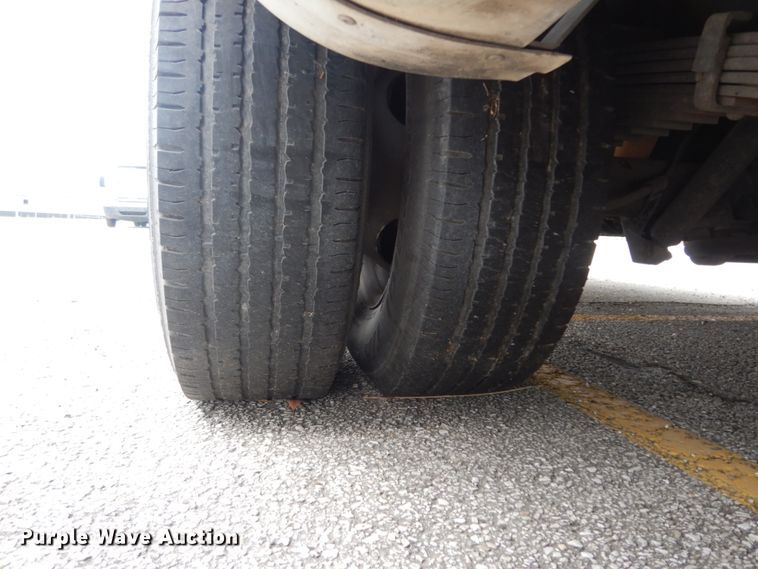 image for item DM2924 2009 Ford E450  shuttle bus