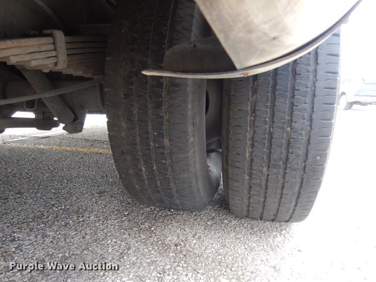 image for item DM2924 2009 Ford E450  shuttle bus