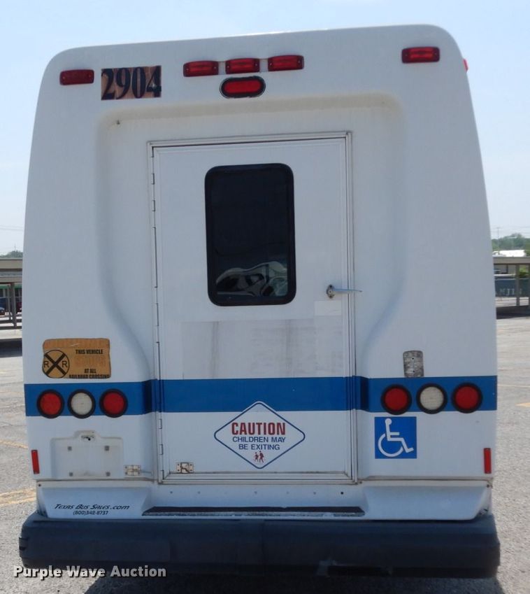 image for item DM2925 2008 Ford E350  shuttle bus