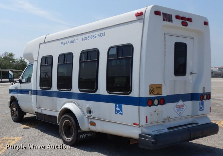 image for item DM2925 2008 Ford E350  shuttle bus
