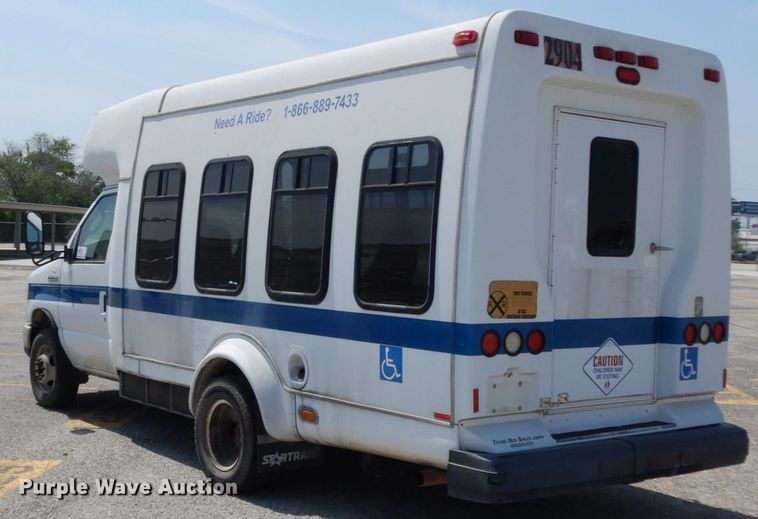 image for item DM2925 2008 Ford E350  shuttle bus