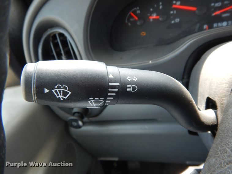 image for item DM2925 2008 Ford E350  shuttle bus