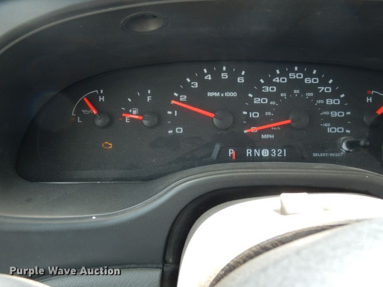 image for item DM2925 2008 Ford E350  shuttle bus