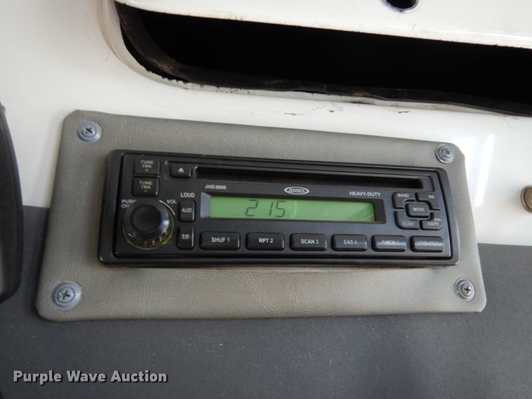 image for item DM2925 2008 Ford E350  shuttle bus