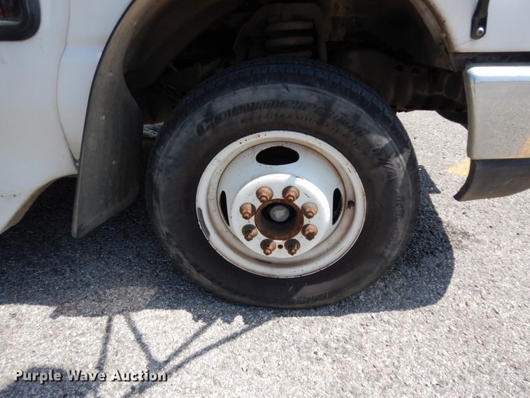 image for item DM2925 2008 Ford E350  shuttle bus