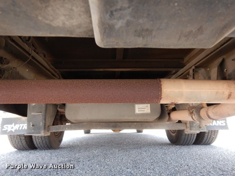 image for item DM2925 2008 Ford E350  shuttle bus