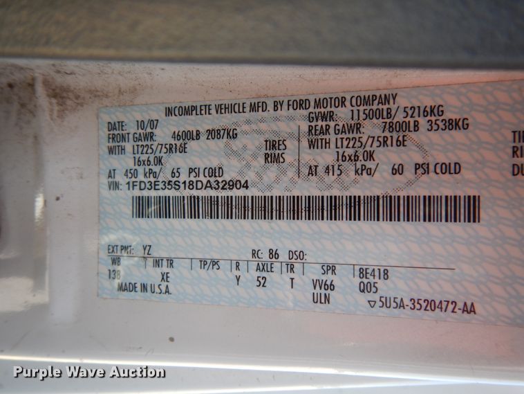 image for item DM2925 2008 Ford E350  shuttle bus