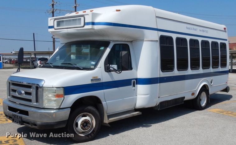 image for item DM2926 2009 Ford E450  shuttle bus