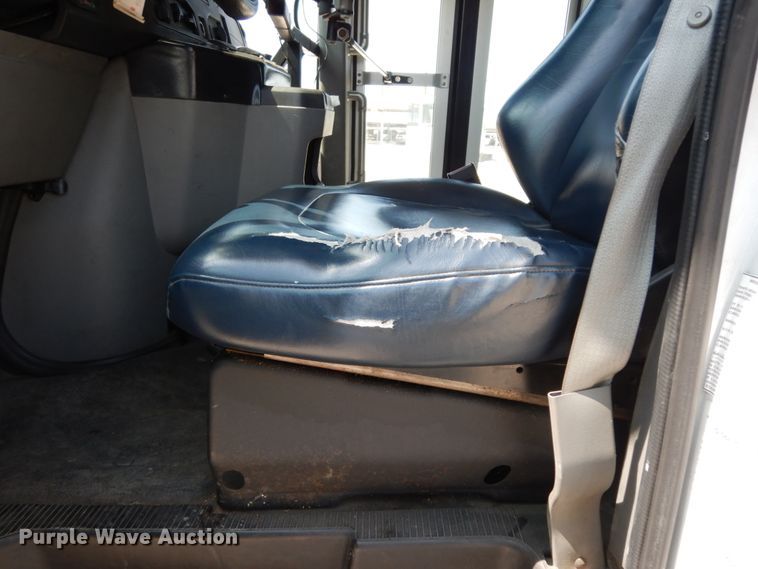 image for item DM2926 2009 Ford E450  shuttle bus