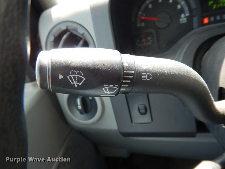 image for item DM2926 2009 Ford E450  shuttle bus