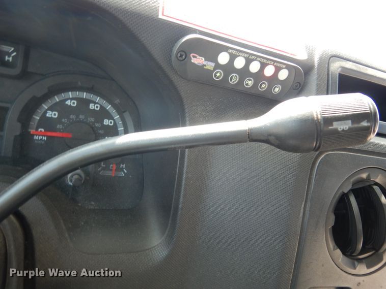 image for item DM2926 2009 Ford E450  shuttle bus