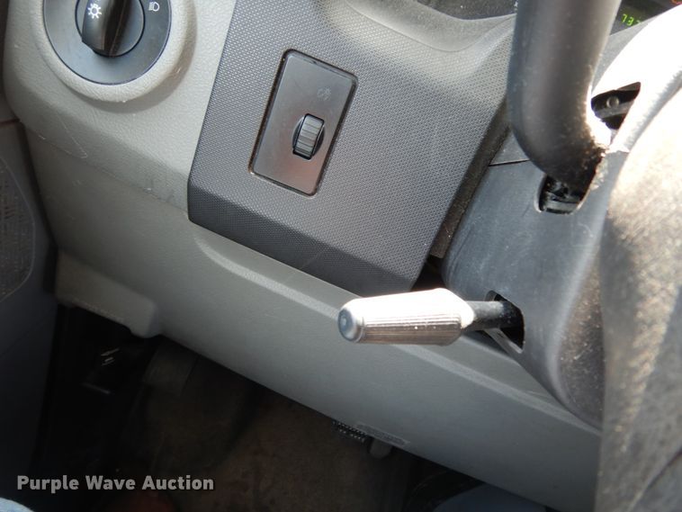 image for item DM2926 2009 Ford E450  shuttle bus