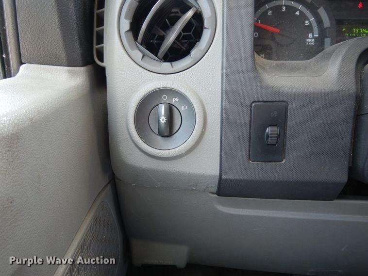 image for item DM2926 2009 Ford E450  shuttle bus