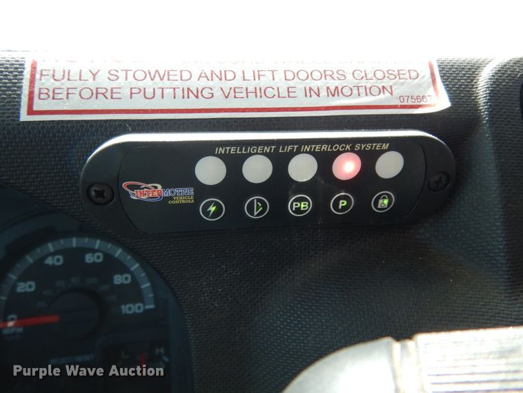 image for item DM2926 2009 Ford E450  shuttle bus