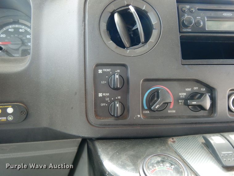 image for item DM2926 2009 Ford E450  shuttle bus