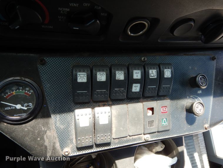 image for item DM2926 2009 Ford E450  shuttle bus