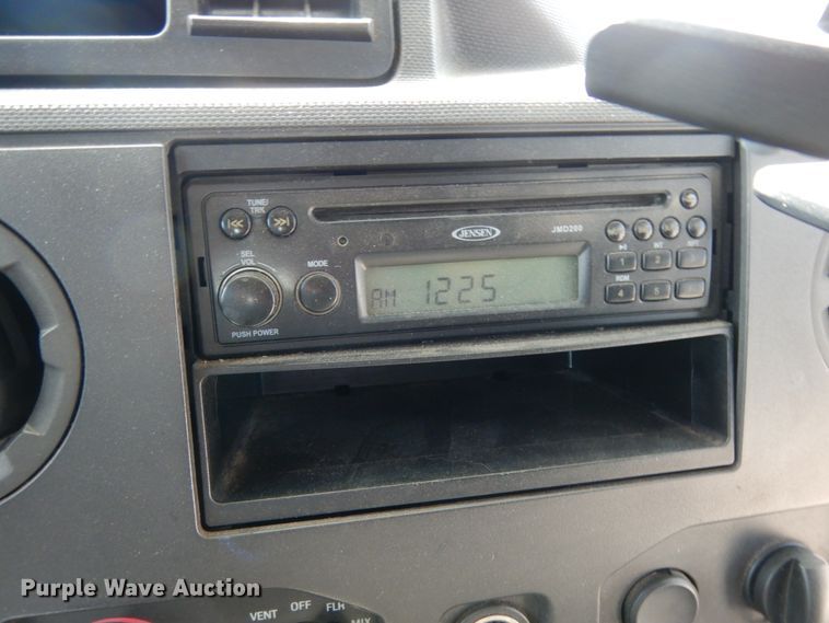 image for item DM2926 2009 Ford E450  shuttle bus