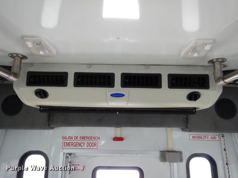 image for item DM2926 2009 Ford E450  shuttle bus