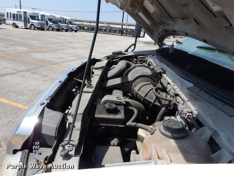 image for item DM2926 2009 Ford E450  shuttle bus