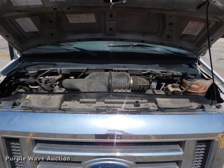 image for item DM2926 2009 Ford E450  shuttle bus