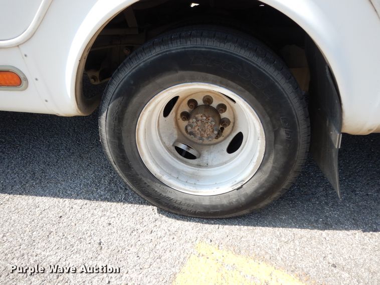 image for item DM2926 2009 Ford E450  shuttle bus