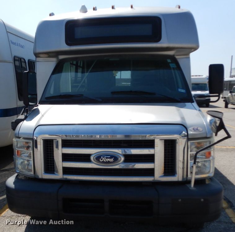 image for item DM2927 2011 Ford E450  shuttle bus