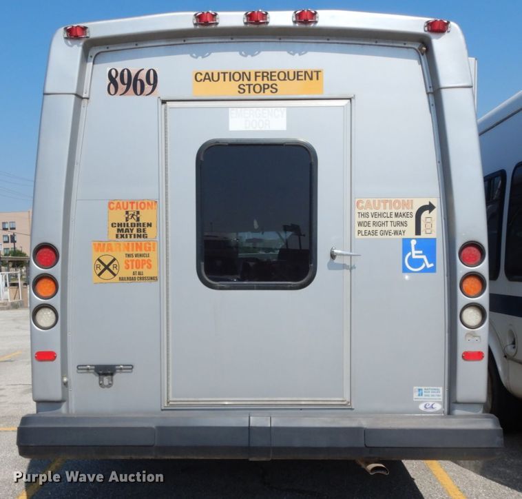 image for item DM2927 2011 Ford E450  shuttle bus