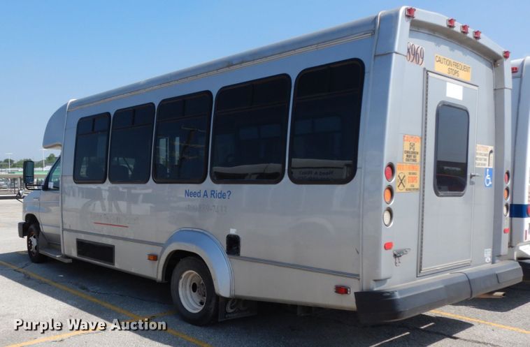 image for item DM2927 2011 Ford E450  shuttle bus