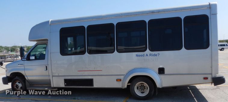image for item DM2927 2011 Ford E450  shuttle bus