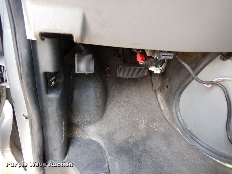 image for item DM2927 2011 Ford E450  shuttle bus