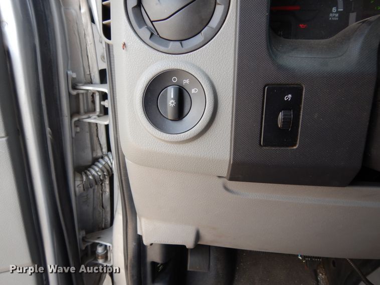 image for item DM2927 2011 Ford E450  shuttle bus