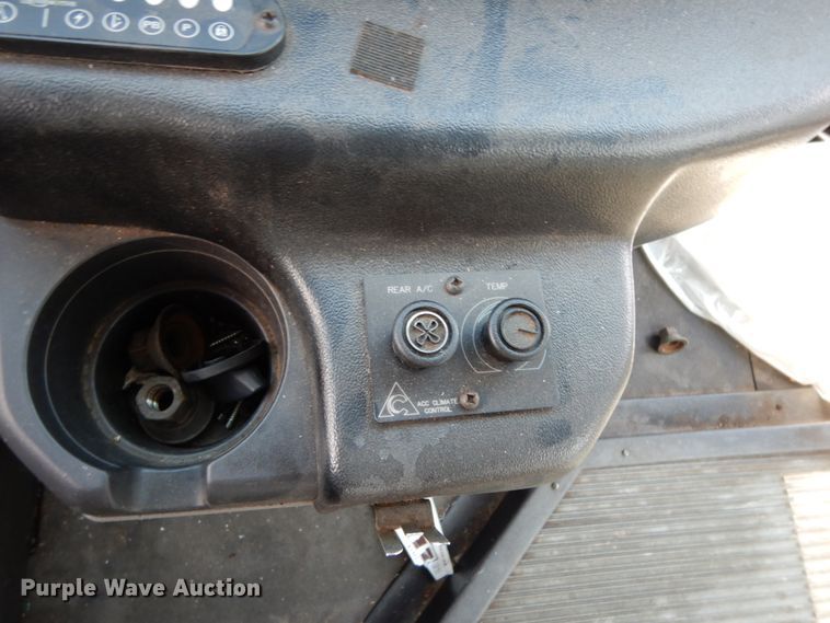 image for item DM2927 2011 Ford E450  shuttle bus